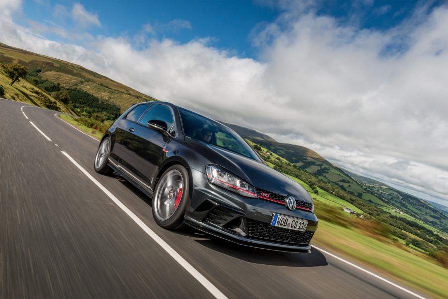  Volkswagen Golf GTi Clubsport S 2016 года  (фото 9 из 30)